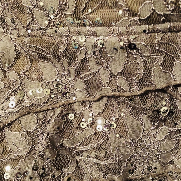 🇺🇸 Fancy Dress. To the knee. Lace overlay. 🇺🇸 - Picture 5 of 8